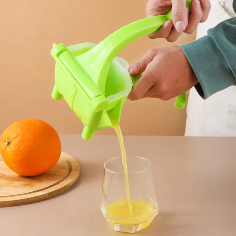 Portable Manual Fruit Juicer Lemon Squeezer Plastic Citrus Juicer Hand Press Fruit Extractor Kitchen Tool For Orange Lemon