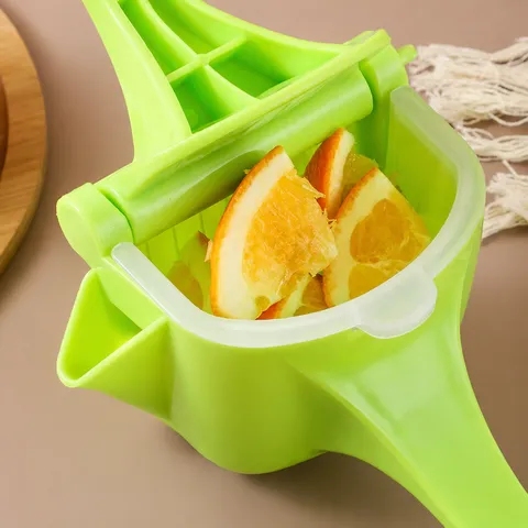 Portable Manual Fruit Juicer Lemon Squeezer Plastic Citrus Juicer Hand Press Fruit Extractor Kitchen Tool For Orange Lemon