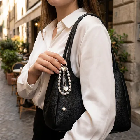 Ciondolo per Borsa con Pendente a Cuore in Perla Artificiale e Lega Stile Ins Portachiavi Minimalista con Nappa Decorazione da Appendere