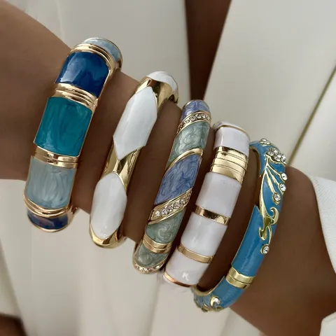 Vintage Alloy Enamel Bangle For Women Luxury Geometric Blue White Enamel Rhinestone Open Cuff Bracelet Retro Style Fine Hand Jewelry