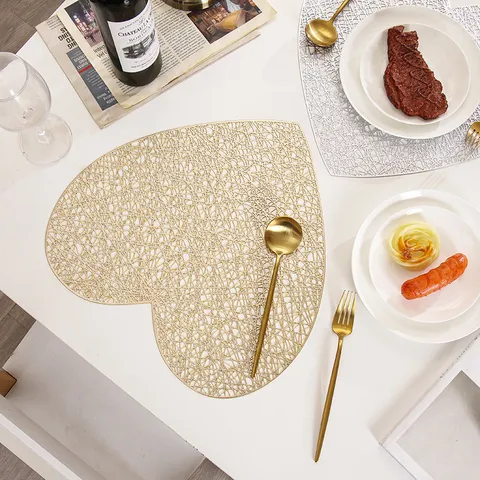 Nordic Hollow PVC Love Heart Placemat Waterproof Non Slip Heat Insulated Bronzing Table Mat Coaster For Dining Table