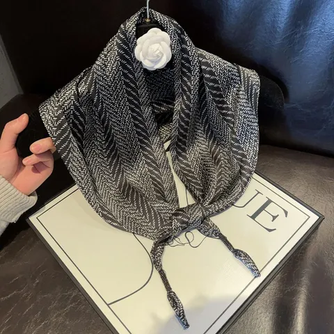 Satijn Driehoek Sjaal Voor Vrouwen Zijdegevoel Haarsjaal Nekdoek Mode Bedrukte Kleine Sjaal Hoofddoek Accessoires