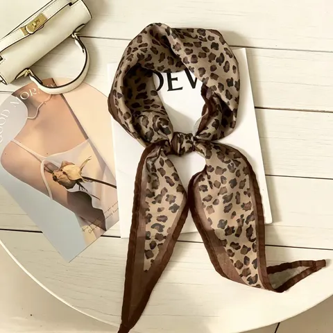 Vrouwen Retro Luipaardprint Polyester Diamant Sjaal Lichtgewicht Lente Herfst Mode Omslagdoek
