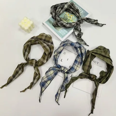 Vintage Plaid Triangle Scarf Women Spring Casual Lightweight Checkered Neck Scarf Fashion Aesthetic Head Scarf
