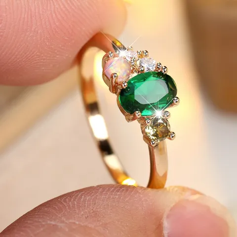 Luxurious Gold Plated Copper Oval Green Gemstone Ring For Women Elegant Inlaid Artificial Opal Rhinestone Geometric Finger Ring Jewelry