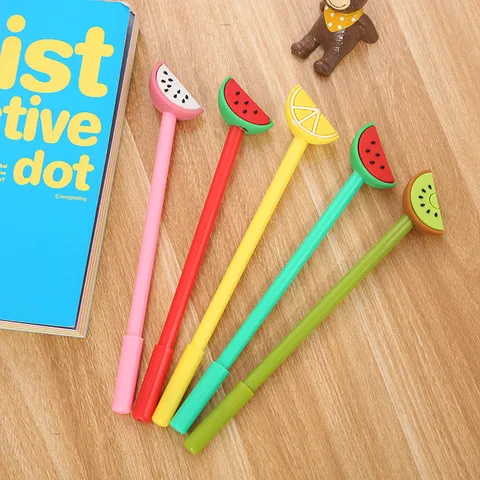 Simpatica Penna Gel a Forma di Frutta Cartoon Cancelleria Creativa per Studenti Penna per Scrittura e Firma per Ufficio Cappuccio in Gomma Morbida Inchiostro Nero per Scuola Casa Lavoro Quotidiano