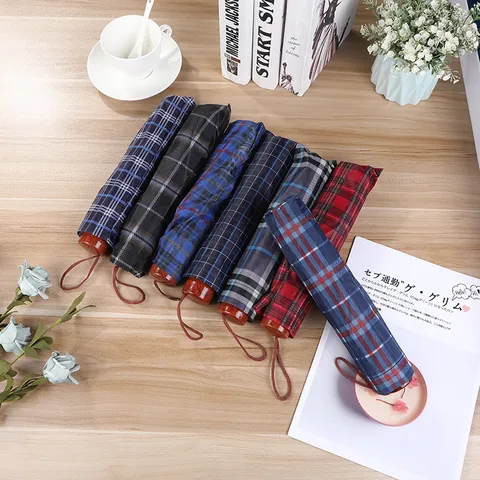 Classic Plaid Three Fold Umbrella 10 Ribs Windproof Rain Umbrella Portable Wooden Handle Business Rain Gear