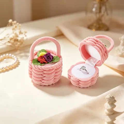 Mini Caja de Almacenamiento de Anillos Cesta de Flores Tejida de Imitación Linda Funda Organizadora de Anillos para Niños Para Exhibición de Regalo Boutique Caja de Joyas de Flocado