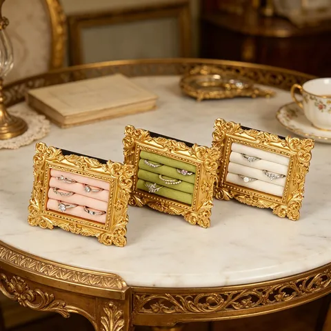 Expositor de Anillos Vintage Europeo Marco Barroco de Resina Dorada Con Ranuras de Lino de Algodón Organizador de Joyas Portaanillos