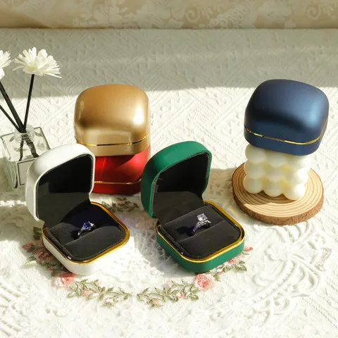 Luxury LED Light Jewelry Box High Grade Lacquer Ring Box For Wedding Proposal Engagement Necklace Pendant Storage Display Case