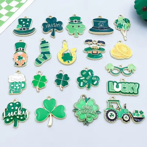 St Patrick's Day Smalto Verde Lega di Zinco Quadrifoglio Ciondoli Per Accessori Creazione Gioielli DIY Lucky Irish Pendants