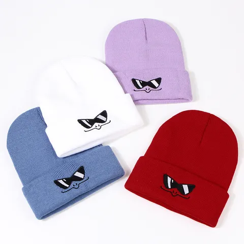 Gorró de Punto Cálido de Invierno para Mujer Lindo Gafas de Sol de Dibujos Animados Bordado Gorra Pullover Casual Moda Suave