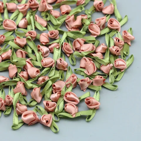 Adornos Artesanales de Cinta de Poliéster con Capullos de Flores de Rosa y Hojas Verdes para Accesorios de Cabello DIY Decoración del Hogar y Envoltorio de Regalo