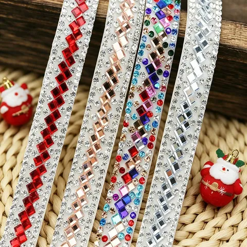 Ruban de Strass en Verre Polyester Bordure en Cristal Autoadhésif pour Décoration Maison Bricolage Couture de Vêtement