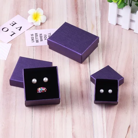 Elegante Paarse Papieren Sieraden Cadeaudoos Met Deksel Ontwerp Voor Ringen En Kettingen