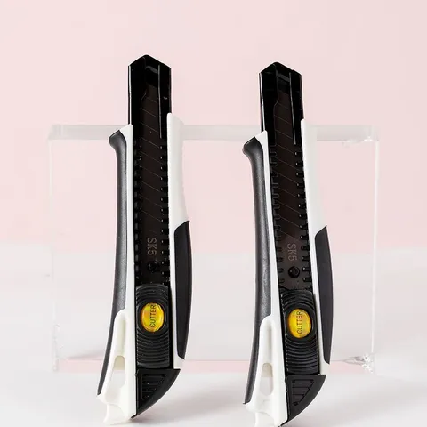 Heavy Duty Utility Knife Metal And Plastic Retractable Craft Knife With SK5 Steel Blade For Cutting Paper And Office Use