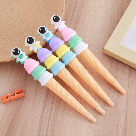 Creatieve Astronaut Ijsje Vorm Gelpen 0.5mm Zwarte Inkt Fijne Schrijfstiften Voor Studenten School Kantoor Prijzen Cadeaus