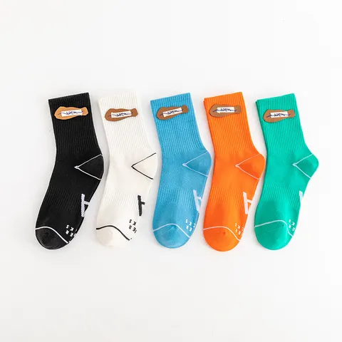 Unisex Cotton Blend Crew Socks Breathable Sports Street Trendy Socks With Cowhide Label Letter Stitched Casual Wear