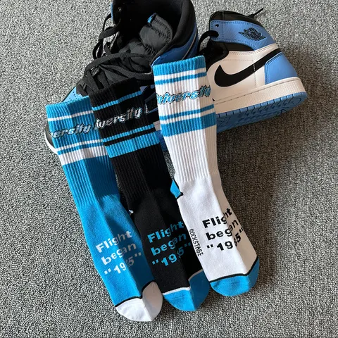 Men Women Cotton Crew Socks Casual Streetwear Skateboard Athletic Sport Socks Classic Striped Letter Printed Socks