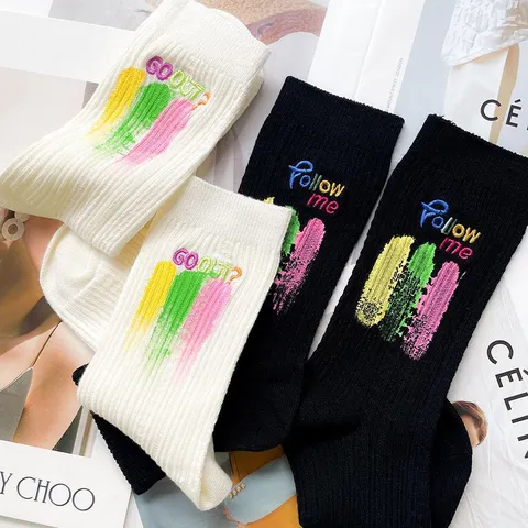 Calcetines de Media Caña Casual Unisex de Mezcla de Algodón Bordado de Letras Coloridas y Graffiti de Salpicaduras para Uso Diario