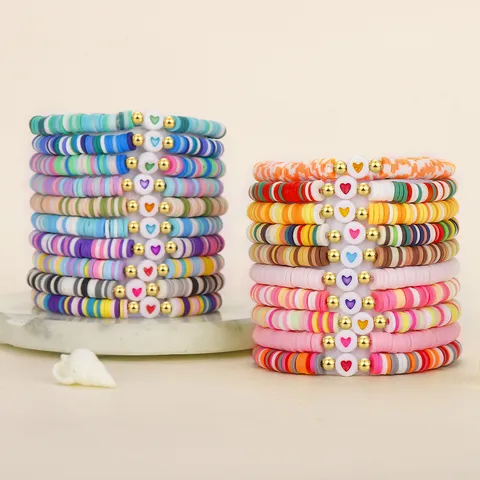Boho Handgefertigt Polymerton Perlen Stretch Armband Bunt Heishi Scheibenperlen Herz Muster Charm Elastischer Armreif Armband Für Damen Tägliches Geschenk