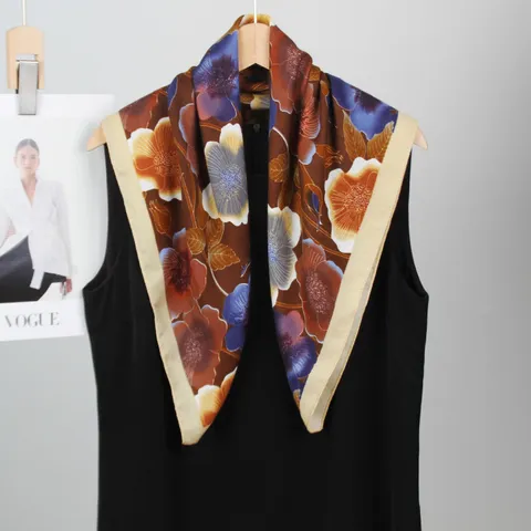 Mujeres Moda Terciopelo Algodón Lino Pintura Óleo Estampado Floral Pañuelo Cuadrado Elegante Bufanda Protección Cuello