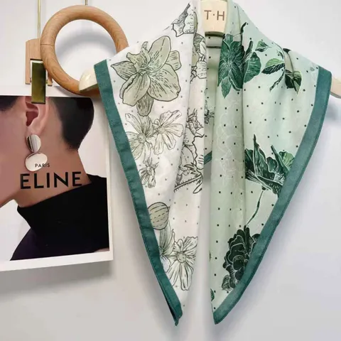 Pañuelo Cuadrado con Estampado Floral de Moda para Mujer Mezcla de Algodón de Terciopelo de Seda Pañuelo de Cuello Elegante Commute Diario