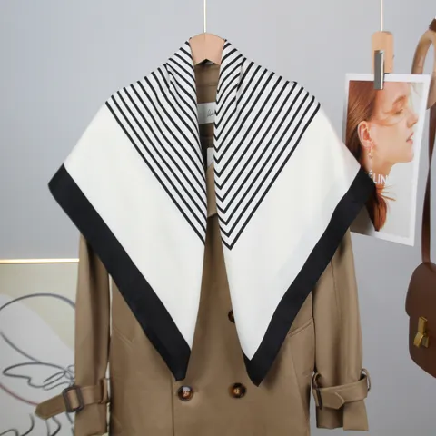 Pañuelo Cuadrado De Moda Para Mujer Versátil Elegante Bufanda De Cuello De Satén Estampado A Rayas Clásico Conmute Diario Pañuelo Para La Cabeza