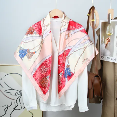 Pañuelo Cuadrado de Satén con Estampado Vintage Francés para Mujer Elegante Chal de Cuello Efecto Seda con Patrón de Cadena y Borlas Accesorios