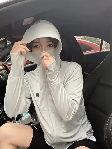 Unisex Ice Silk Sun Protection Jacket Breathable UPF 50+ UV Blocking Hooded Outdoor Jacket With Thumb Holes Cooling Fabric Top