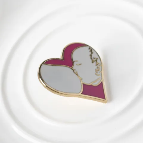 Creative Pink Heart Enamel Brooch For Mother's Day Gifting Cartoon Breastfeeding Alloy Badge Unisex Lapel Pin Jewelry Accessory