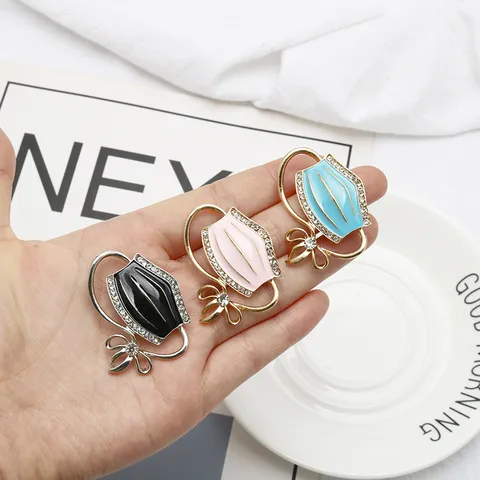 Fashion Alloy Drip Oil Mask Brooch Pin Rhinestone Enamel Bowknot Badge Corsage For Clothing Jewelry Accessories