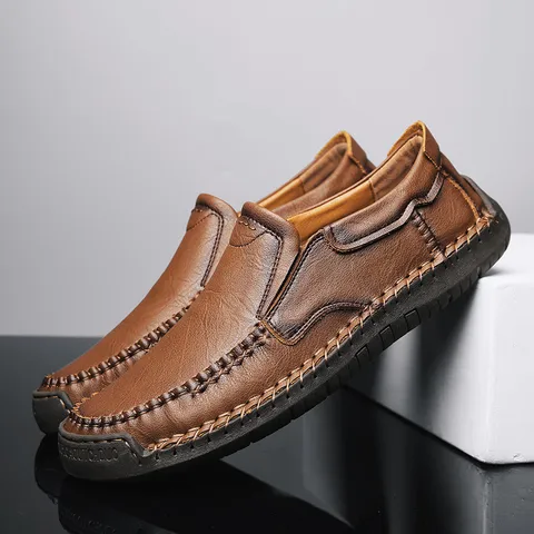 Mocassini da Uomo Classici in Vera Pelle Leggeri Stile Britannico Scarpe Casual Senza Lacci Traspiranti Scarpe da Guida Resistenti All'Usura per Pendolarismo