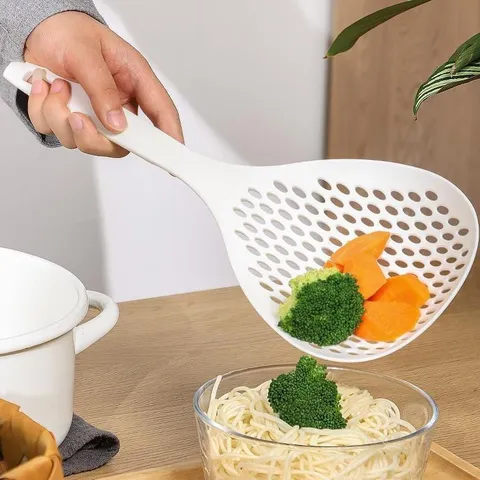 Large Kitchen Slotted Spoon Heat Resistant Long Handle Skimmer For Noodles Dumplings Deepened Strainer Spoon With Hook