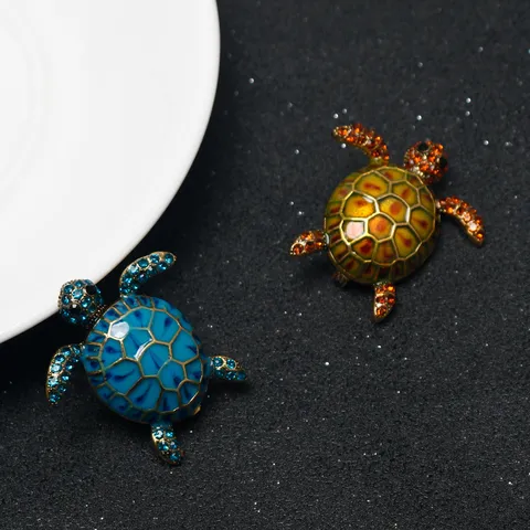 Cute Sea Turtle Brooch Alloy Rhinestone Enamel Animal Lapel Pin Badge For Women Bags Clothes Decor Jewelry Gift