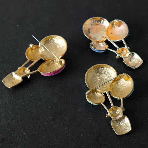 Cute Cartoon Hot Air Balloon Girl Brooch Enamel Alloy Lapel Pin Suit Bag Badge Fashion Jewelry Accessories Gift