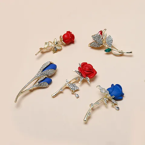 Fashion Alloy Rhinestone Rose Flower Brooch Elegant Red Blue Enamel Pin Artificial Pearl Jewelry Accessories For Women Men