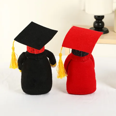 Gnome de Remise des Diplômes Poupée sans Visage Avec Chapeau de Docteur Gland Décoration Étudiant Cadeau Ornement en Peluche