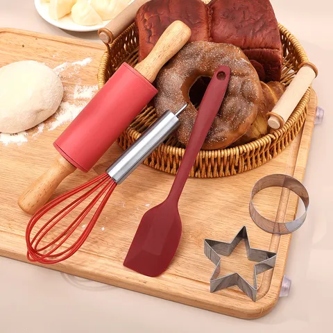Set Artopoiías apo Silikoni Skevi Kouzinas Me Xylino Choro Avgoftris Spatula Plastiroylo Formas