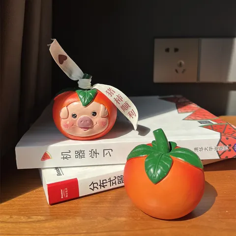 Creative Resin Pig Persimmon Strawberry Desktop Ornament Cute Animal Fruit Figurine Home Office Table Decor Gift