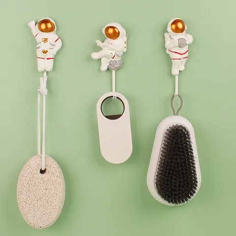 Creative Astronaut Resin Wall Hook Cute Space Man Adhesive Clothes Hanger Decorative Storage Hook For Home Kitchen