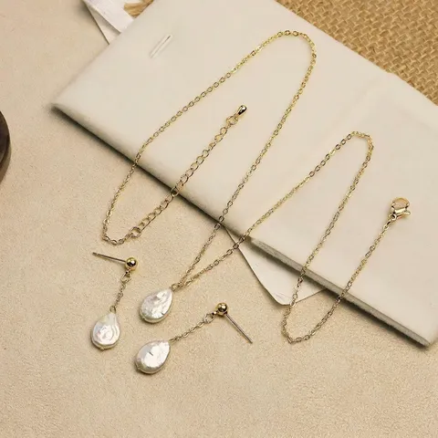 Juego de Joyas de Perlas Barrocas Naturales de Agua Dulce para Mujer Collar con Colgante de Gota de Agua y Pendientes de Botón Chapados en Oro