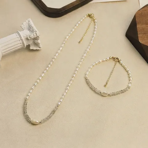 Original Design Natur Süßwasserperle Mondstein Halskette Armband Set Für Damen Nischen Luxus Handgefertigter Schmuck Eleganter Vielseitiger Zubehör