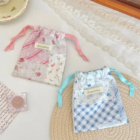ins Stil Florale Karierte Patchwork Kordelzugbeutel Tragbare Schmuck Kosmetik Aufbewahrungstasche Kleiner Stofforganizer Für Damen