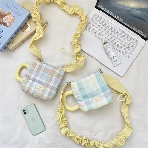 Koreanischer Stil Plaid Wasserbecher Form Umhängetasche Für Damen Niedlich Wolkenfalten Riemen Polyester Kleine Aufbewahrungstasche