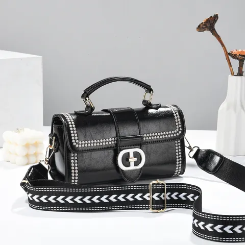 Vintage Oil Wax PU Leather Small Square Handbag For Women Rhinestone Flap Crossbody Bag With Wide Shoulder Strap Fashion Commuter Tote Bag