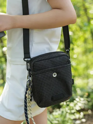 Fashion Unisex Nylon Plaid Square Crossbody Bag Lightweight Outdoor Travel Shoulder Bag Casual Commuter Sling Bag Hiya