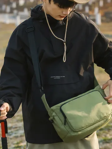 Bolso de Mensajero Estilo Workwear HK para Hombre Mujer Bolso Crossbody de Nailon Duradero para Senderismo Viajes Bolso de Hombro Casual
