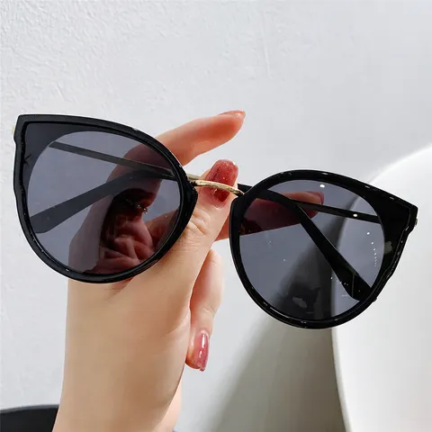 Lunettes de Soleil Yeux de Chat pour Femmes à la Mode Monture en Métal PC Lentilles Dégradées UV400 Lunettes de Protection Solaire Extérieure Lunettes de Voyage Tendance pour Femmes