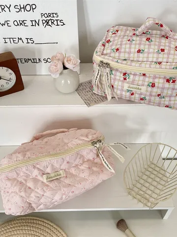 Women Cartoon Bear Quilted Cosmetic Bag Large Capacity Portable Travel Toiletry Bag Makeup Organizer Handheld Polyester Washing Storage Bag